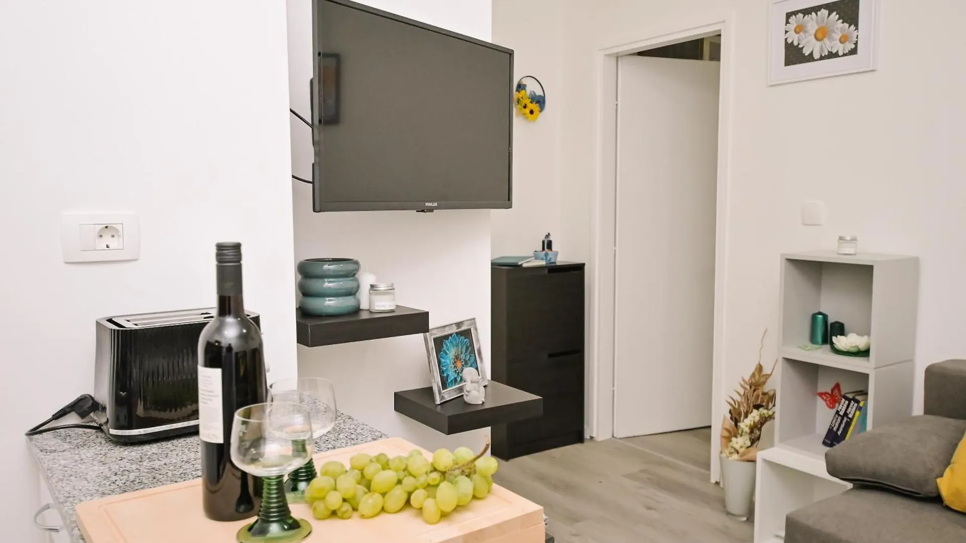 Cute And Charming Apartment In Umag - New 2023 0*,